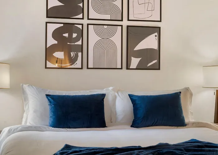 Hotel Chic 4-bedroom With Skyline Views & Amenities Chicago